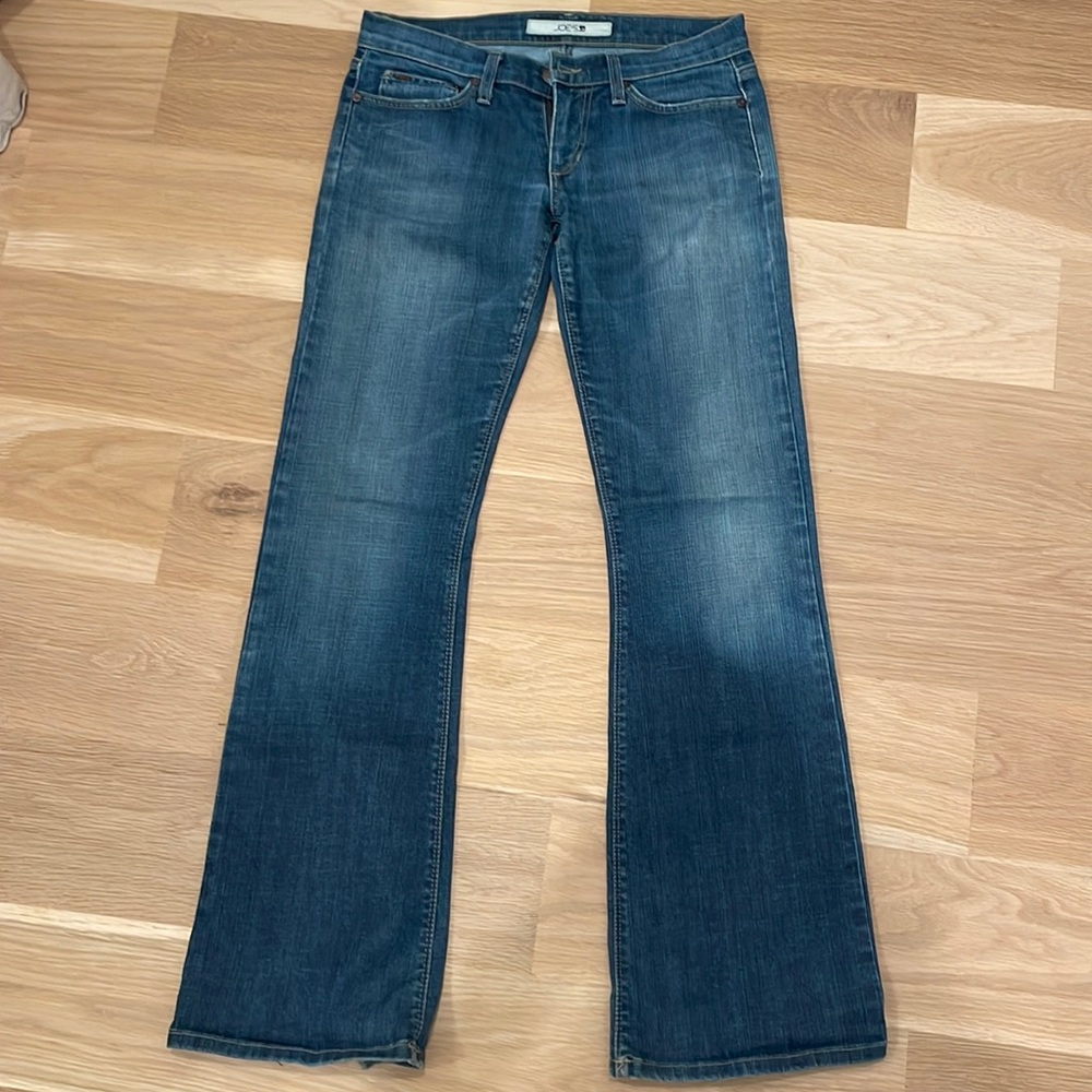 Low rise boot leg Joe’s jeans